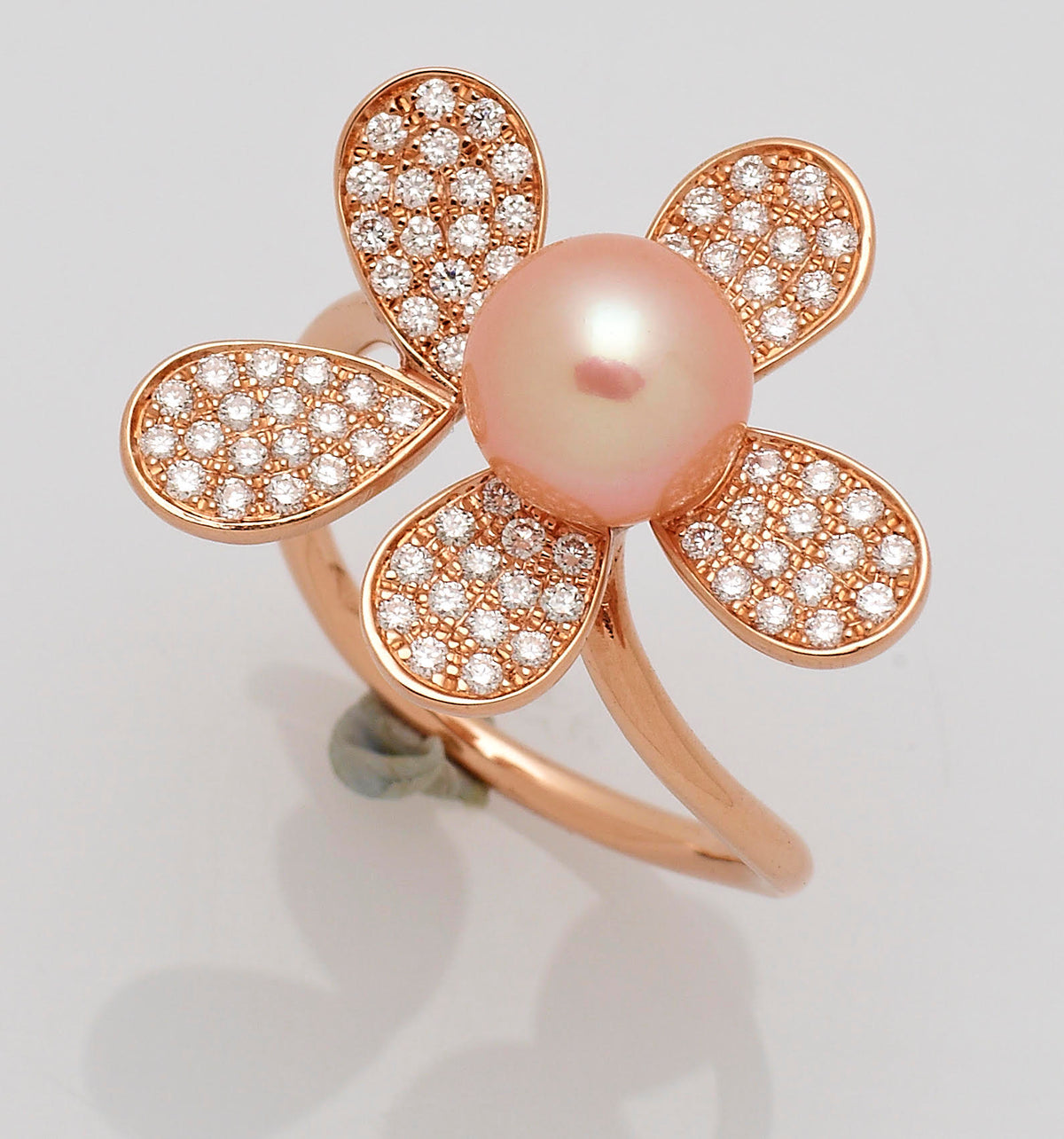 Bague fleur perle rosee or rose diamants Porchet