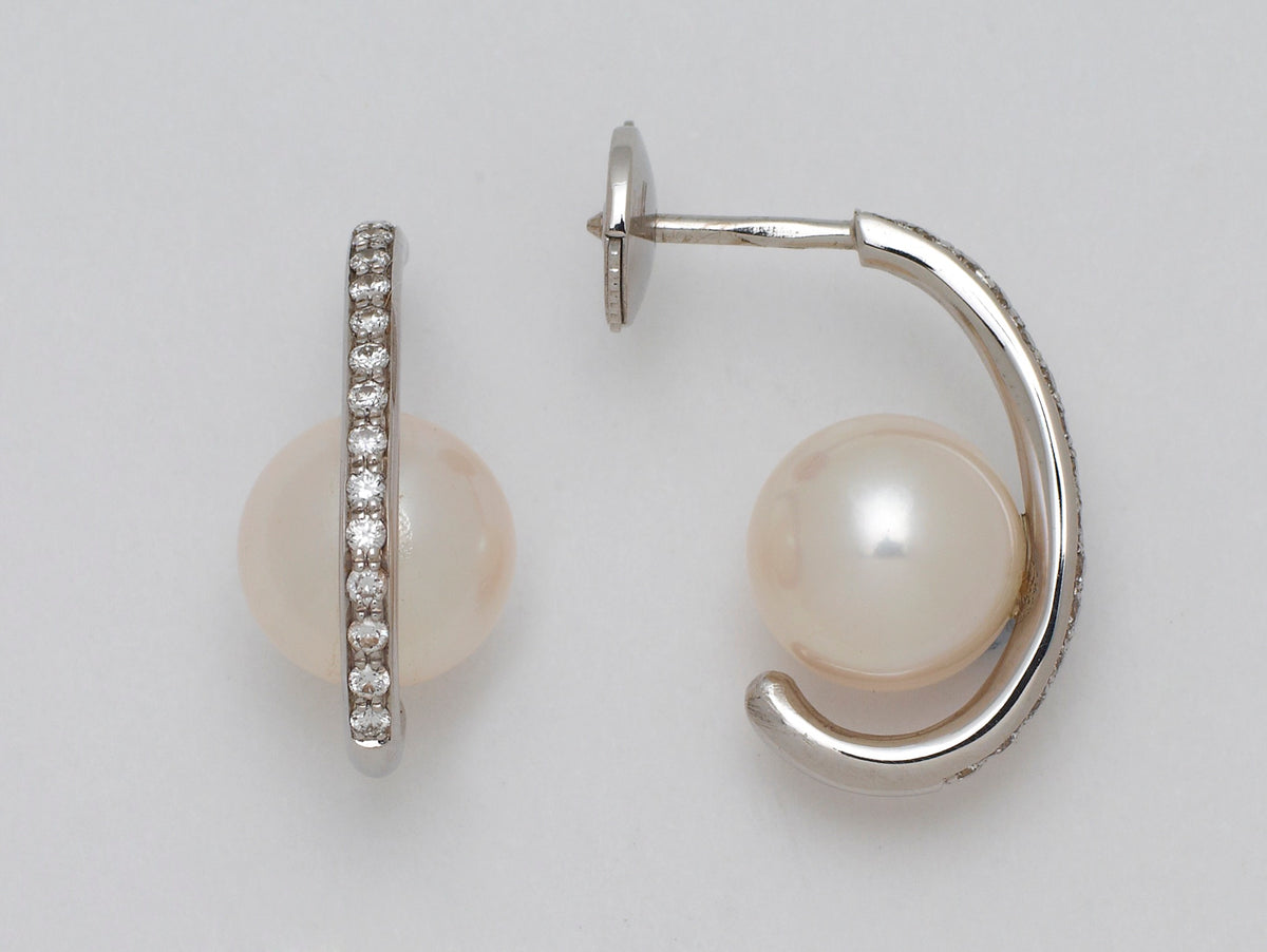 Boucles oreilles perles blanches pavees diamants Porchet